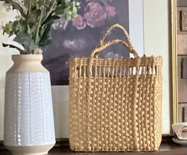 Vintage woven straw purse/bag Tan