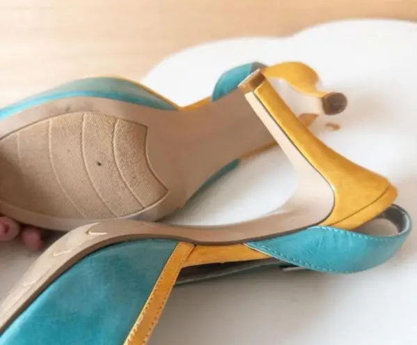 Bandolino y2k turquoise and yellow sling back pumps with open toe