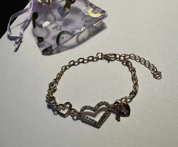 NWOT Gold Tone Clear Rhinestone Heart Tennis Bracelet Adjustable 6 3/4