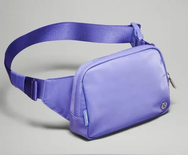 Lululemon NWT LARGE  2L Everywhere Belt Bags Dark Lavender Color