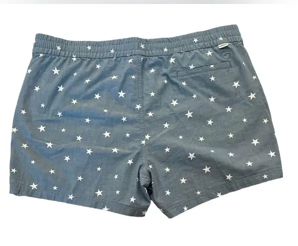 Magellan outdoors Magellan Women's 5” Inseam Shorts Americana Stars Size 1X Chambray Blue (B24)