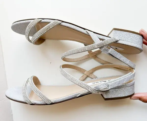 Nina Sarita Evening Metallic Crystal Strappy Flat Textured Sandals Size 9