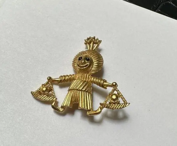 Novelty Figural Scales Of Justice Figure Brooch Pin Gold Tone Zodiac Libra