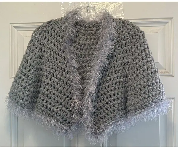Handmade Women Chunky Crocheted Shrug Faux Fur Trim Grey One Size Gray