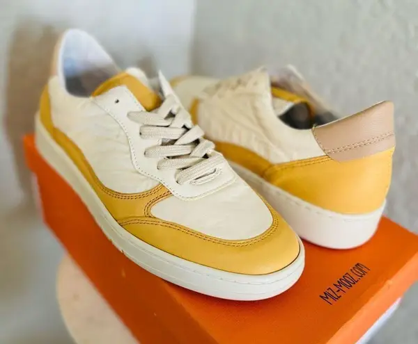 Miz Mooz Veronica Leather Sneaker Lightweight Yellow/White Size 7.5 Euro 38, NWT