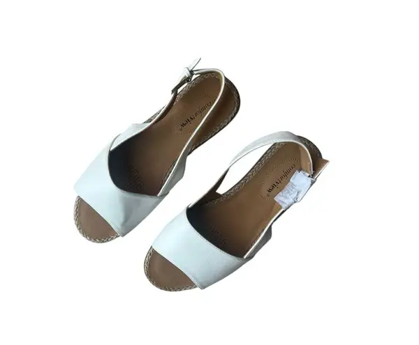 Comfortview NWOT! White Wide Width Adele Sling Sandals
