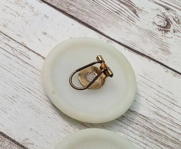 Vintage Clip On Earrings