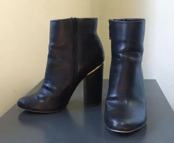 Kurt Geiger Carvela Black Side Zip Gold Metal Trim Block Heel Boots $245 EUC 6