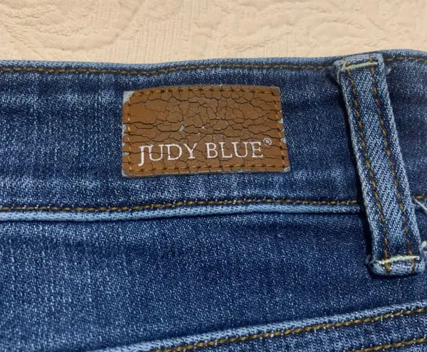 Judy Blue Mid Rise Skinny Fit Capri Denim Cropped Jeans