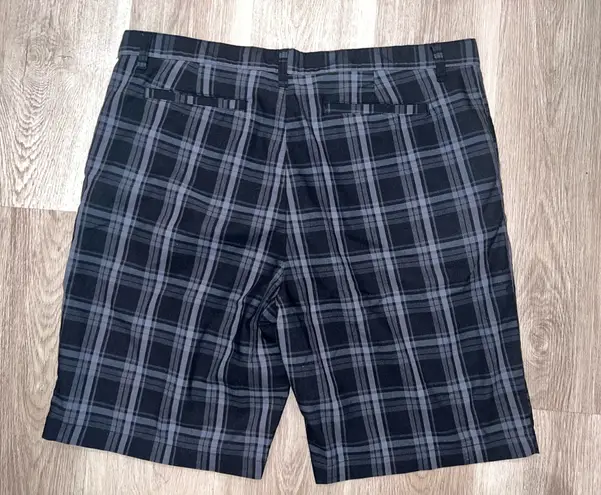 Falls Creek Preformance Men’s Plaid Casual Black & Gray Shorts Size 42