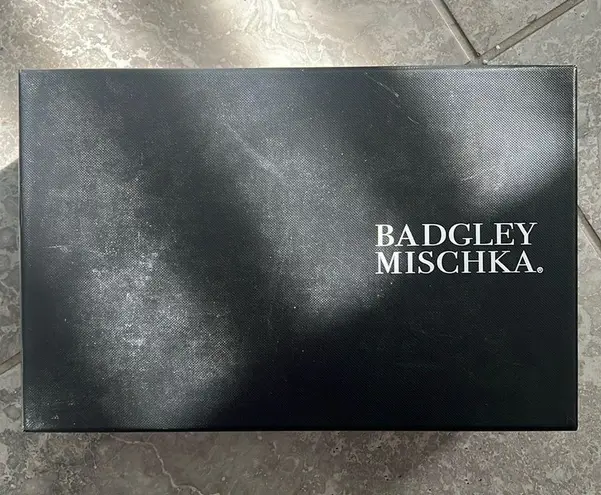 Badgley Mischka 110mm Crystal-Embellished Satin Buckle Pumps, Nude Size 8 NEW