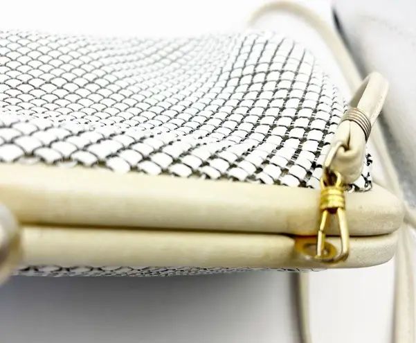 Whiting & Davis Vintage White Mesh Hand Bag Purse Kiss Closure, Shoulder Strap