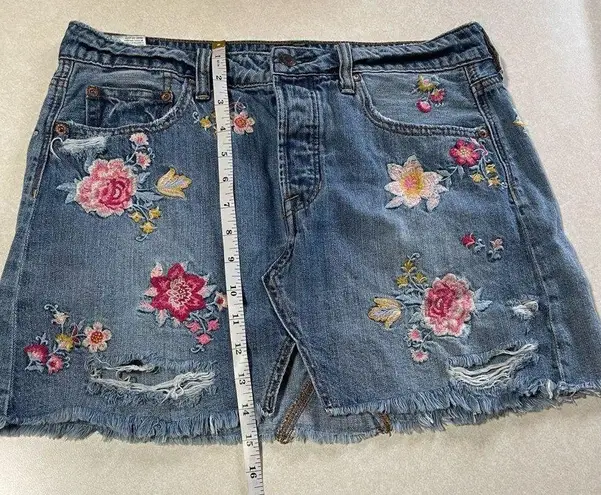 American Eagle  OUTFITTERS Blue Washed Embroidered
Denim Mini Pure Cotton Skirt 8