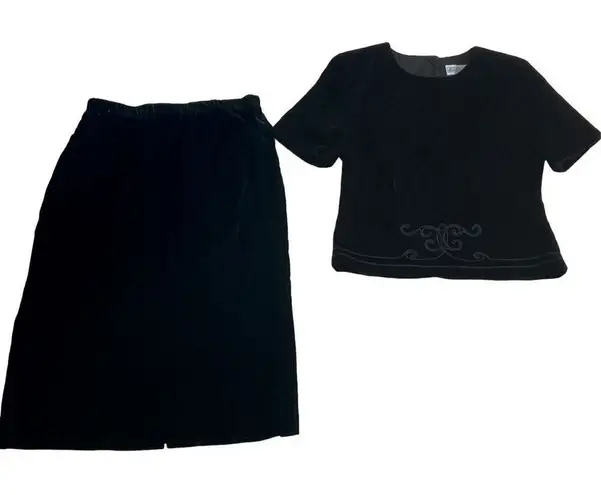 Jessica Howard Women's Black Velvet Skirt Suit Size 4