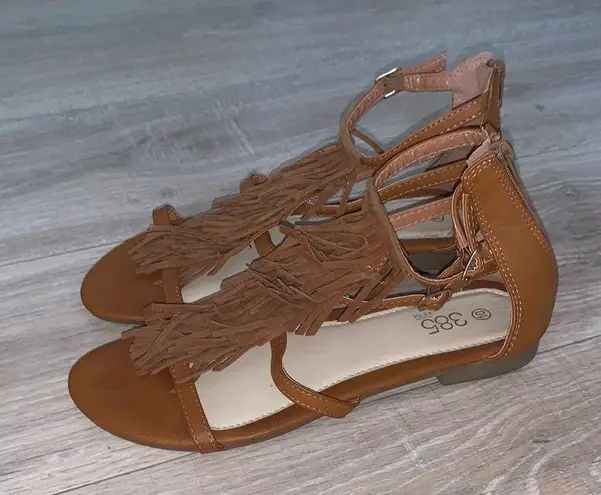 385 Fifth Brown Indian Boho Fringe Tan Sandals Zip Up