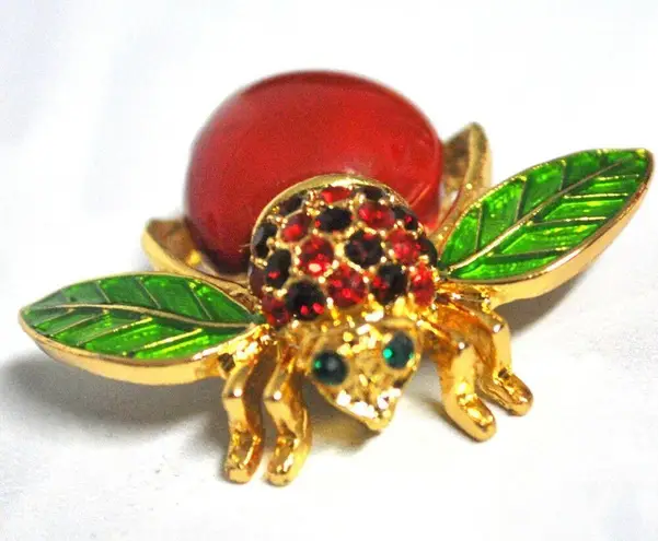 Joan Rivers NEW  Big Red APPLE BEE PIN Bug Brooch Pave Crystal Rhinestones Enamel