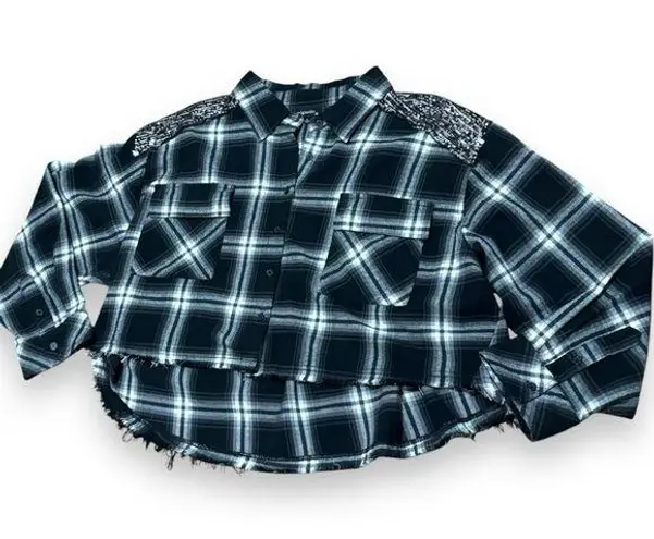 Originality Black White Plaid Cropped Raw Hem Oversize Flannel Top – Large
