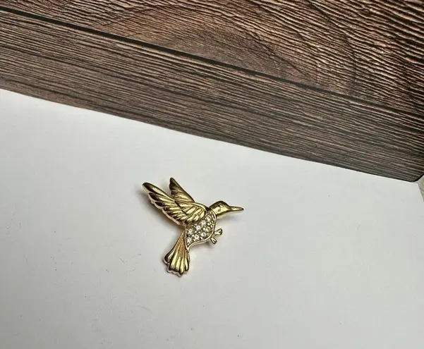 Trifari Rhinestone Hummingbird Bird Gold Tone Small Brooch Pin Signed