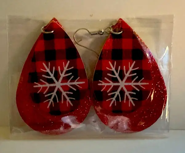 NWT Plaid Snowflake Sparkling Earrings