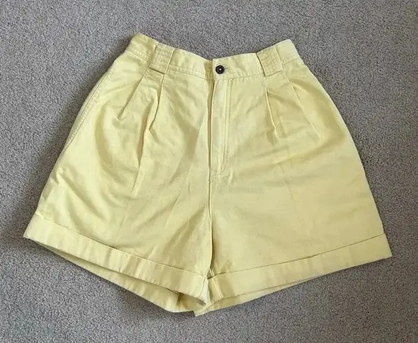 Vintage Lizsport Yellow Cotton Pleated Shorts High Waisted Size 6