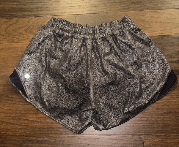 Lululemon Hotty Hot Shorts 4”