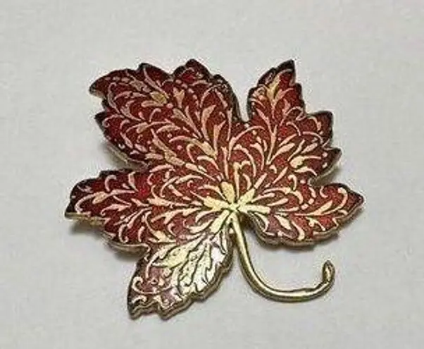 MMA Metropolitan Museum of Art Gold Tone Red Enamel Maple Leaf Pin Brooch 1985