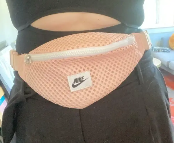 Nike Pink Mesh Belt Bag Waist Bag Fanny Pack Running Bag Swoosh Logo