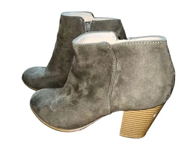 Old Navy Womens Ankle Bootie Basic High Heeled Shoes Olive Green Size 7