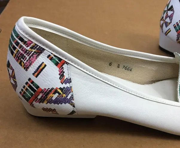 Vintage 90s J Alongi White Tribal Print Loafers Size 6