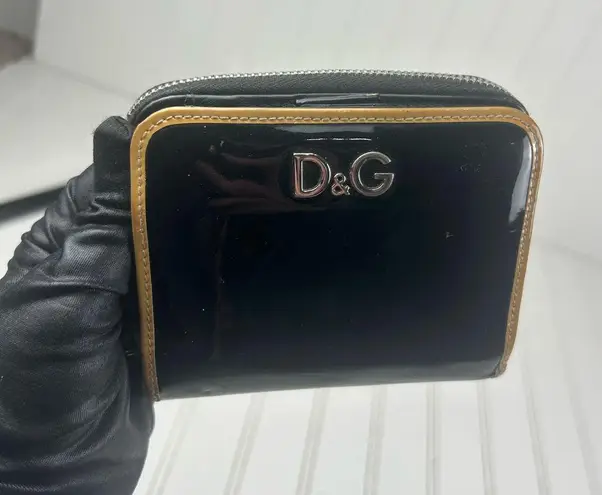 Dolce & Gabbana Dolce & Gabonna Glossy Patent aBlack and Tan Leather Vintage Wallet