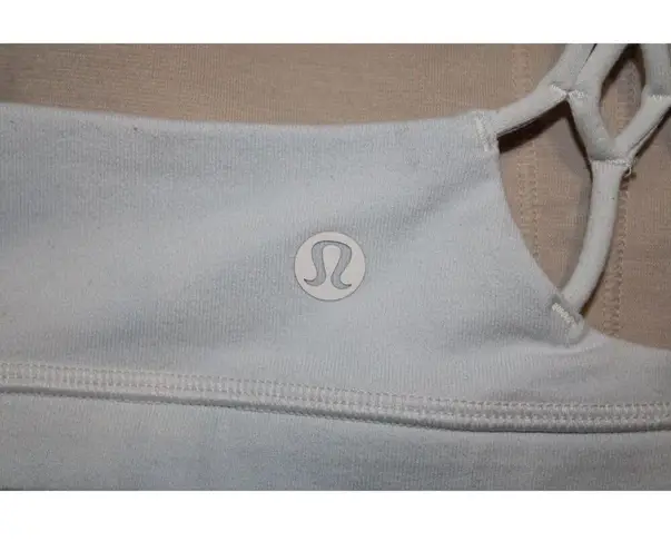 Lululemon Womens  Wunder Train Strappy Racer Gray Blue Athletic Sports Bra Size 8