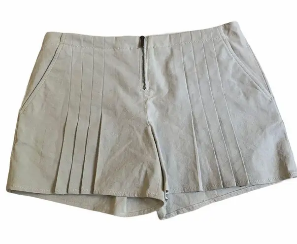 BCBGMAXAZRIA  Yasmin Pleated Shorts