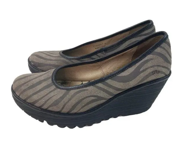 Fly London Wedge Heels Women’s Size 38 Gray Black Animal Print Comfort Shoes