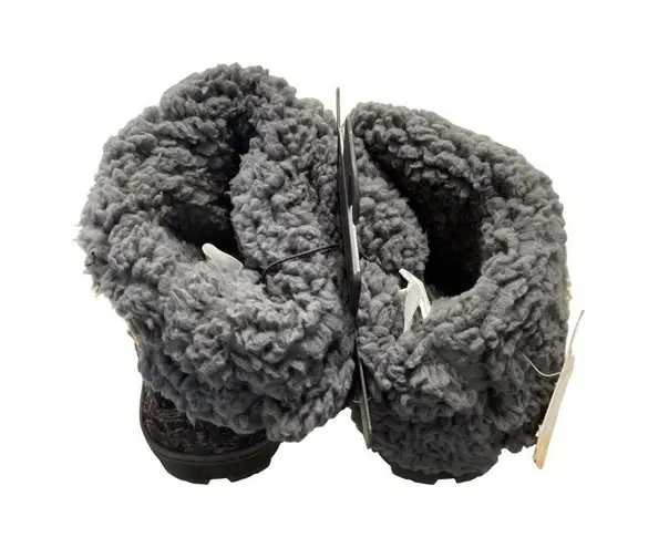 Muk Luk Women's Gray fur/sweater Slipper Boots/Shoes Size 10 SKU 913