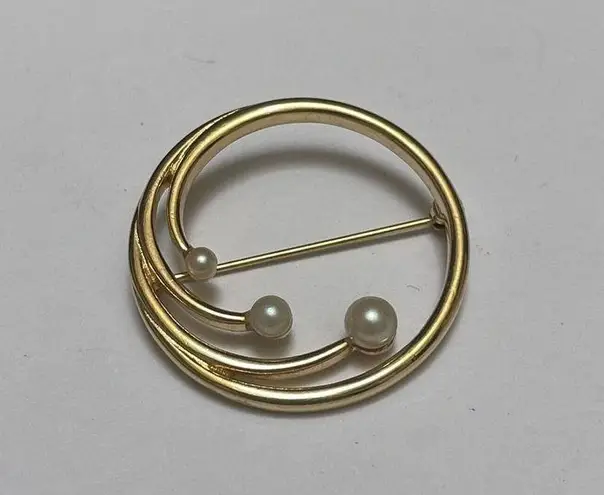 Monet Signed  Gold Tone Brooch Pin - Swirled Circle With Faux Pearls Design