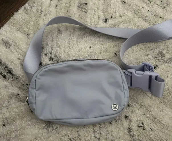 Lululemon Everywhere Belt Bag