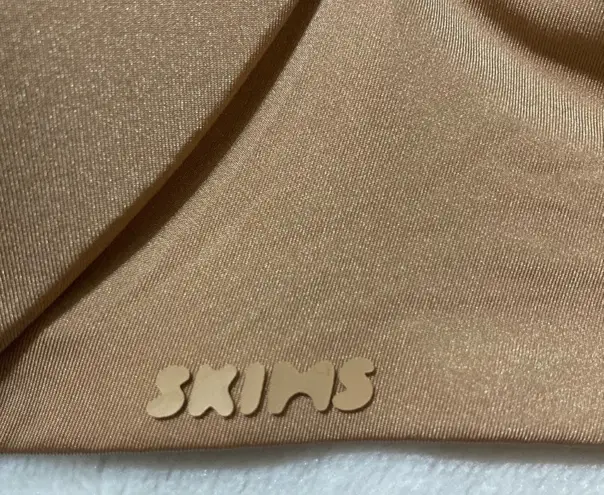 SKIMS Wireless Push-Up Bra 34A