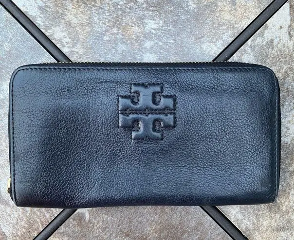 Tory Burch  Black Thea Zip Continental Leather Wallet Flaw