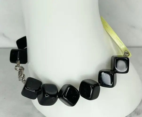 Chunky Black Beaded Green Open Oval Shell Bracelet