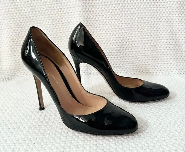 Gianvito Rossi Black Patent Leather Stiletto Heel Almond Toe Classic Pumps 39