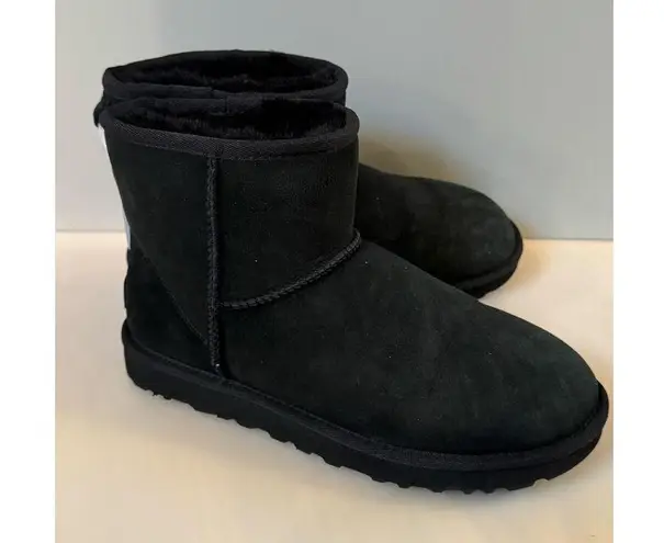 UGG Classic Mini II Boot Color: Black Size 8