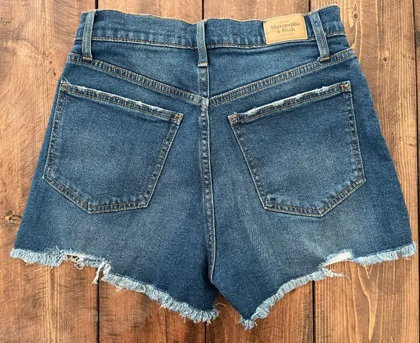 Abercrombie & Fitch NWT  High Rise Short Jean Shorts (Curve Love) - Size 2 (26)