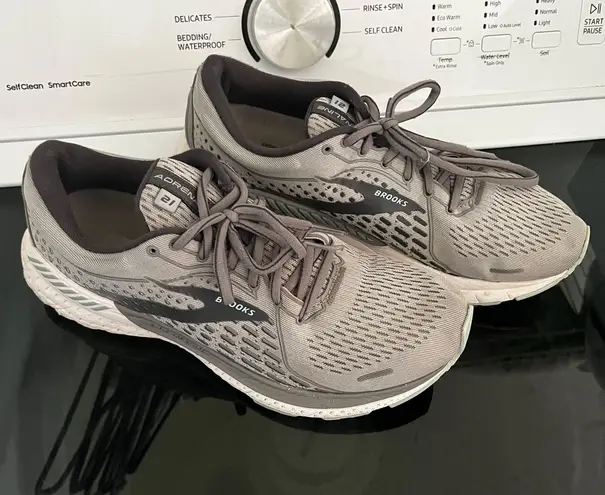 Brooks Adrenaline 21