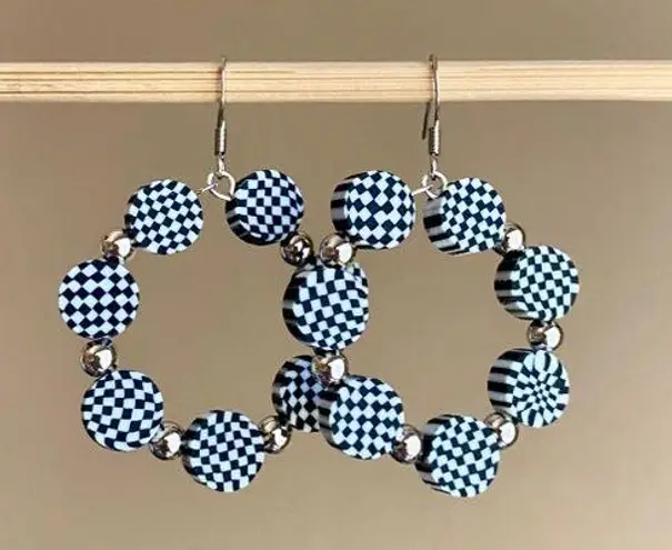Handmade unisex black & white clay beads y2k Kawaii punk hoop earrings🖤🖤🖤