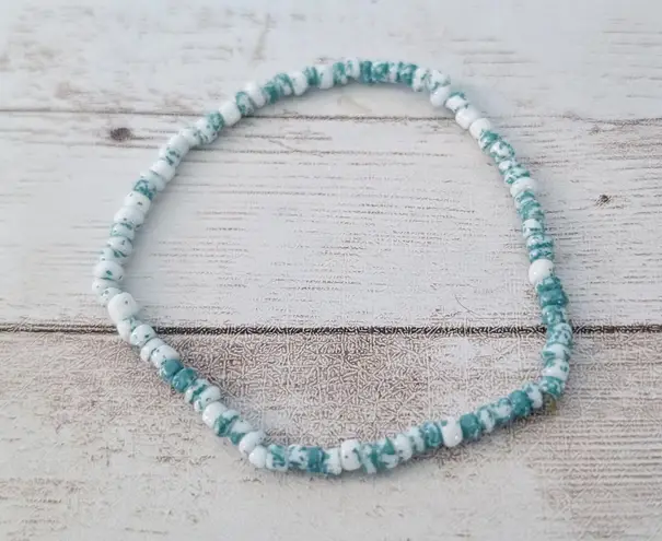 Thin Teal Tones & White Beaded Stretch Bracelet Green