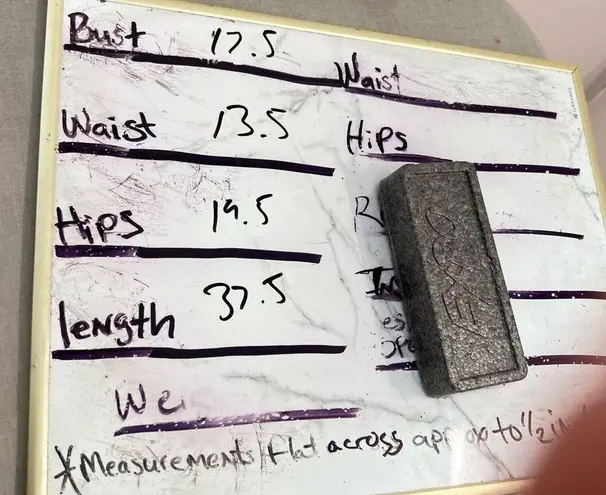 Sue Wong Women's Laced Cap Sleeve Sheath Cocktail Party Dress Gold Size 4