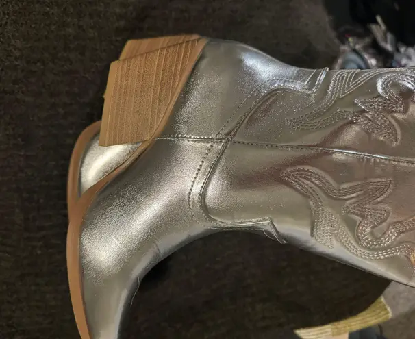 Soda Silver Cowboy Boots