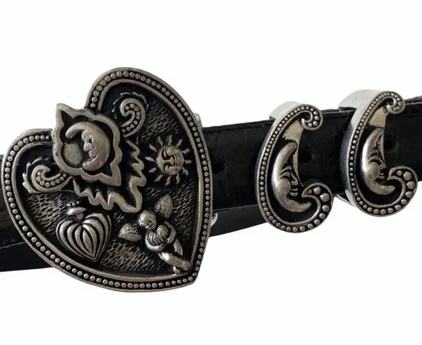 Vintage: Vincenza ☾ ©1997 Celestial Etched Metal Buckle Belt ☾ Black Leather Size 28