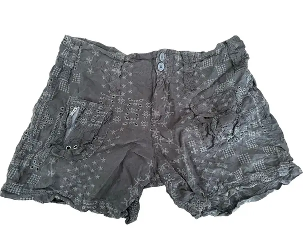 Johnny Was Eyelet Cargo Shorts Women’s Size 10 Gray Green Embroidered Boho