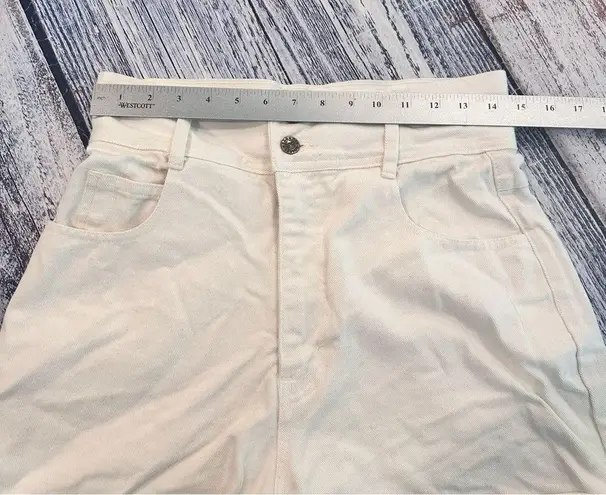 Vintage 90’s “Not Guilty” Made in USA White Cotton High Rise Shorts Size 29